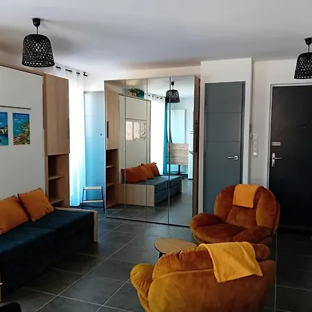 Confidence Urbaine - Coup De Coeur Pour Ce Joli ! Mae-3154 Aix-les-Bains
