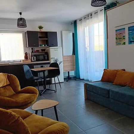 Confidence Urbaine - Coup De Coeur Pour Ce Joli ! Mae-3154 * Aix-les-Bains